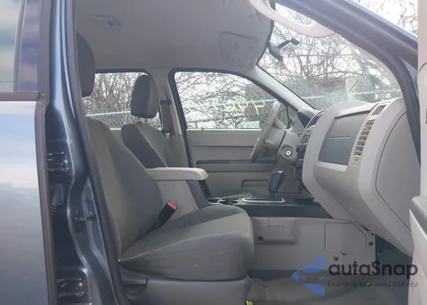 2012 Ford Escape Xls z USA, uszkodzony, nr VIN 1FMCU0C75CKA13745